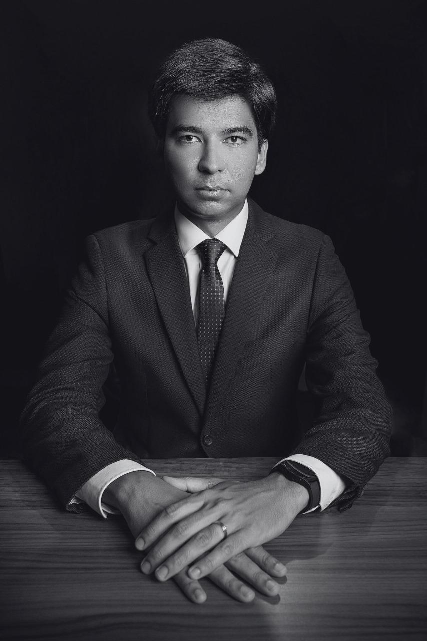 Dr. Igor Desirée, advogado responsável pelo ID Advogados